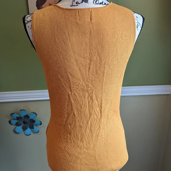 Ruby Rd. top - Picture 6 of 9